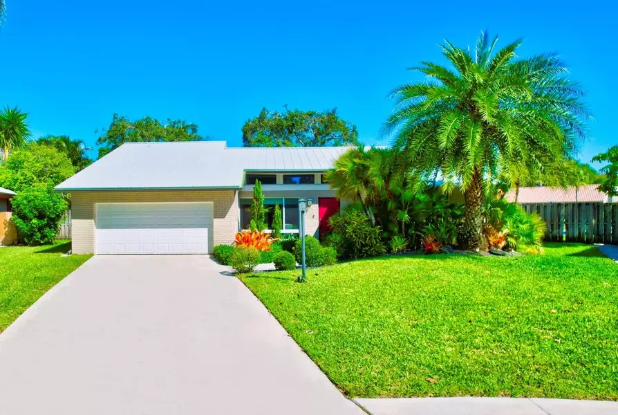 21521 Hollandaire DR, Boca Raton, FL 33433