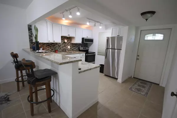 Boca Raton, FL 33428,9842 Marina BLVD 711