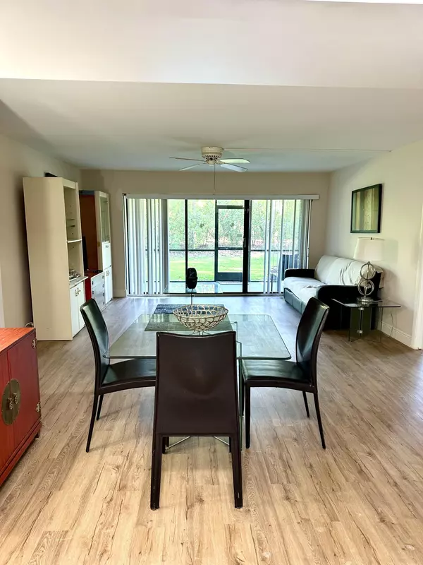 Boca Raton, FL 33428,9235 SW 8th ST 114