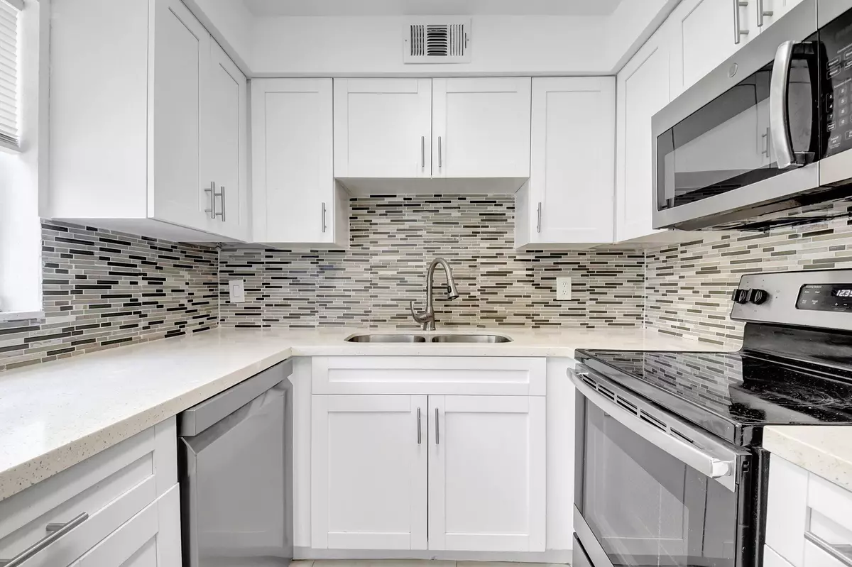 Delray Beach, FL 33446,21 Brittany A
