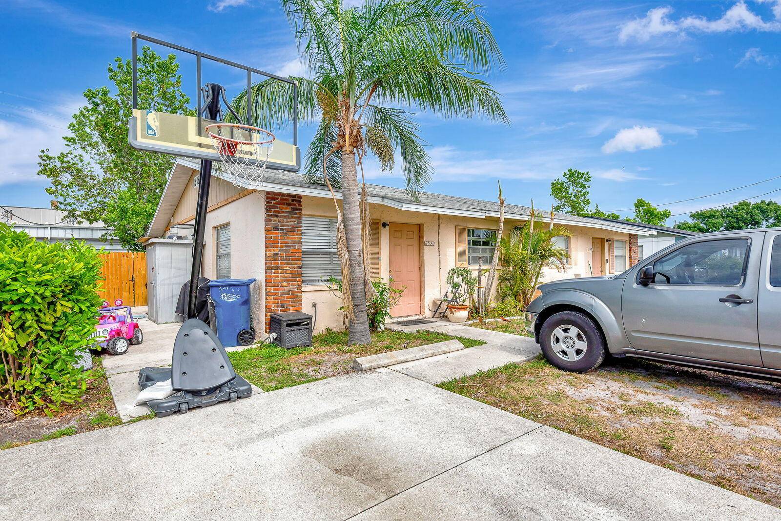 Bradenton, FL 34207,6520/6522 W 12th ST