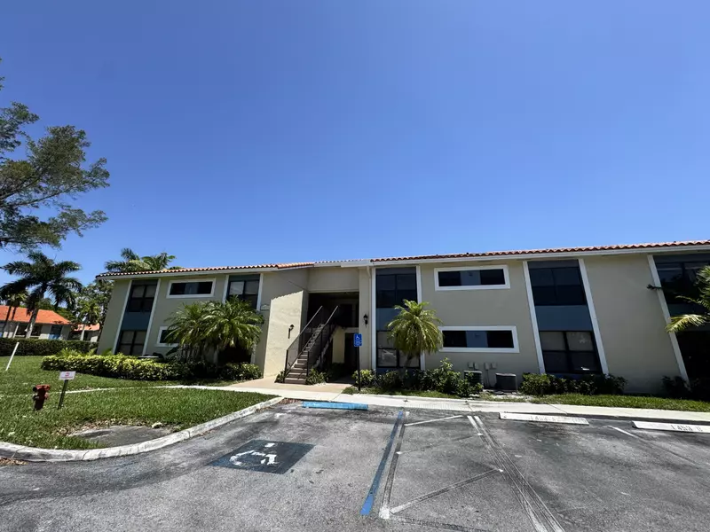 1453 Lake Crystal DR H, West Palm Beach, FL 33411
