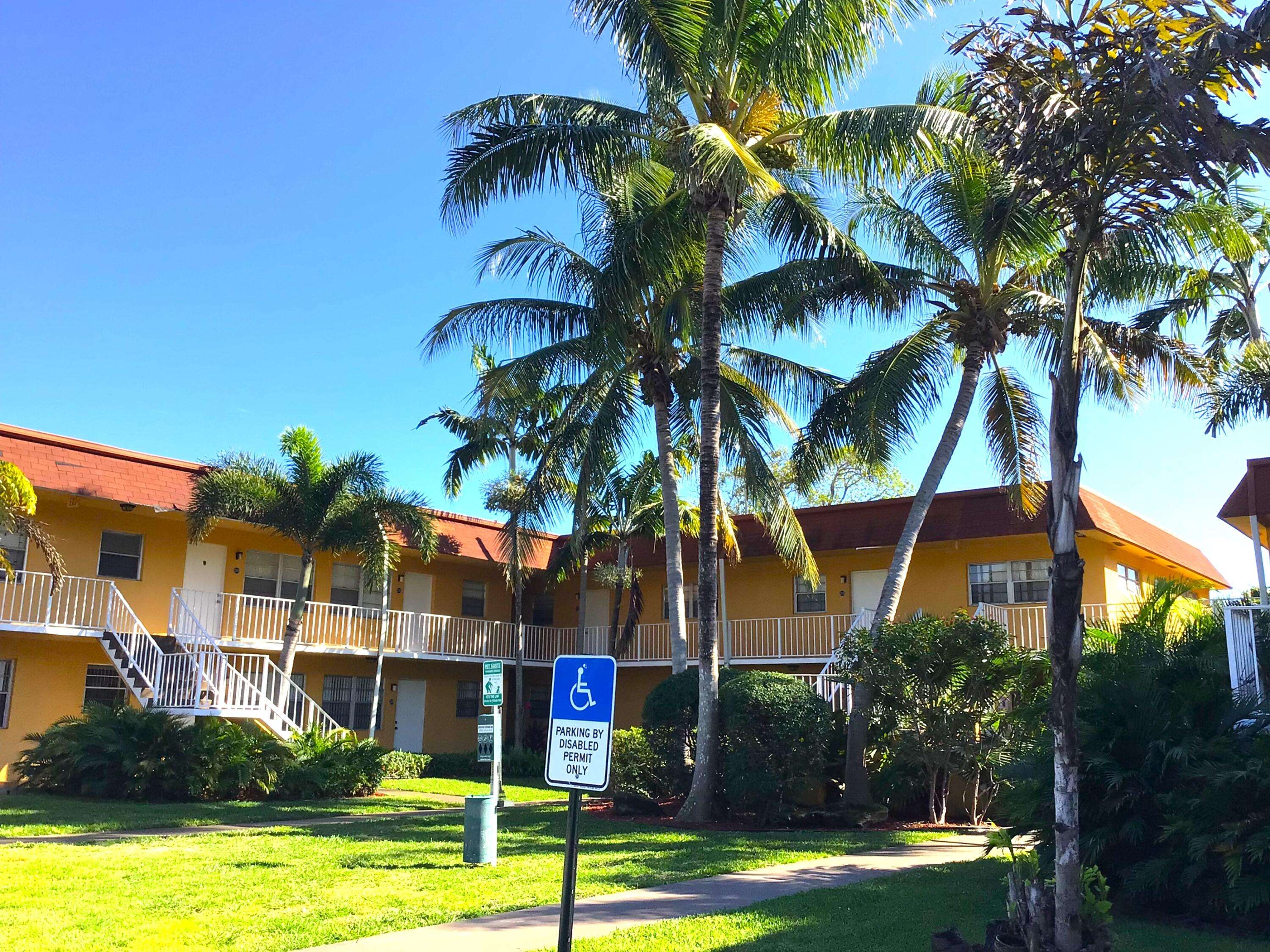 Lantana, FL 33462,200 Croton AVE 103
