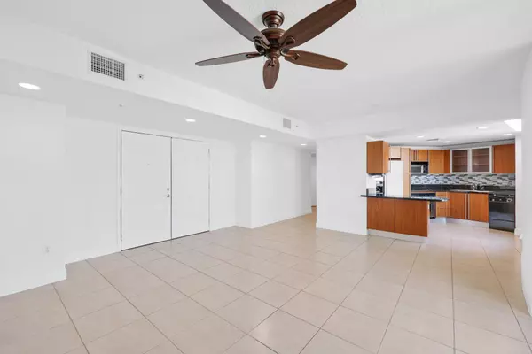 West Palm Beach, FL 33401,610 Clematis ST 512