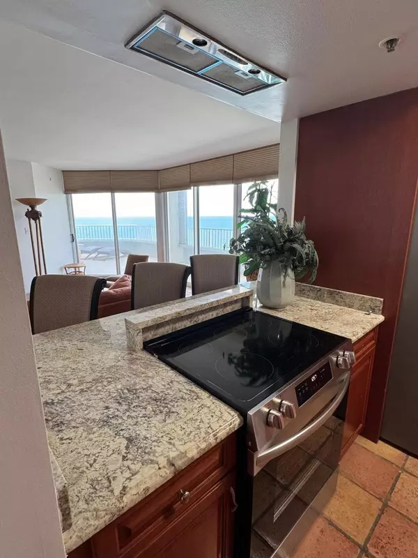 Singer Island, FL 33404,5200 N Ocean DR 602