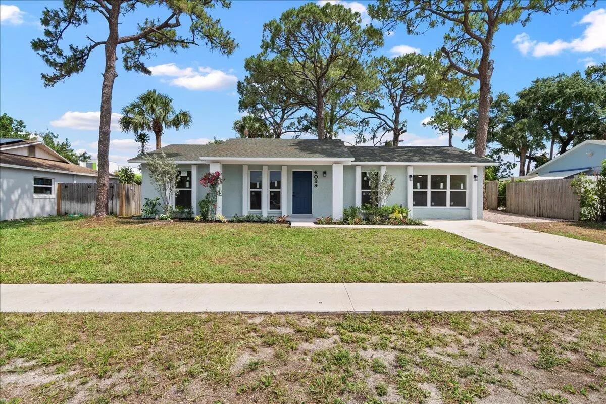West Palm Beach, FL 33417,6099 Camp Lee RD
