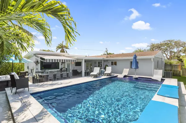 520 SE 3rd CT, Deerfield Beach, FL 33441