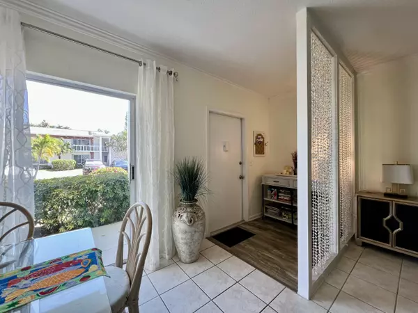 South Palm Beach, FL 33480,4201 S Ocean BLVD M5