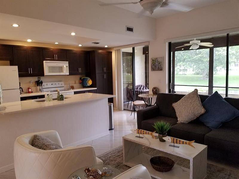 Boca Raton, FL 33433,7472 La Paz BLVD 102