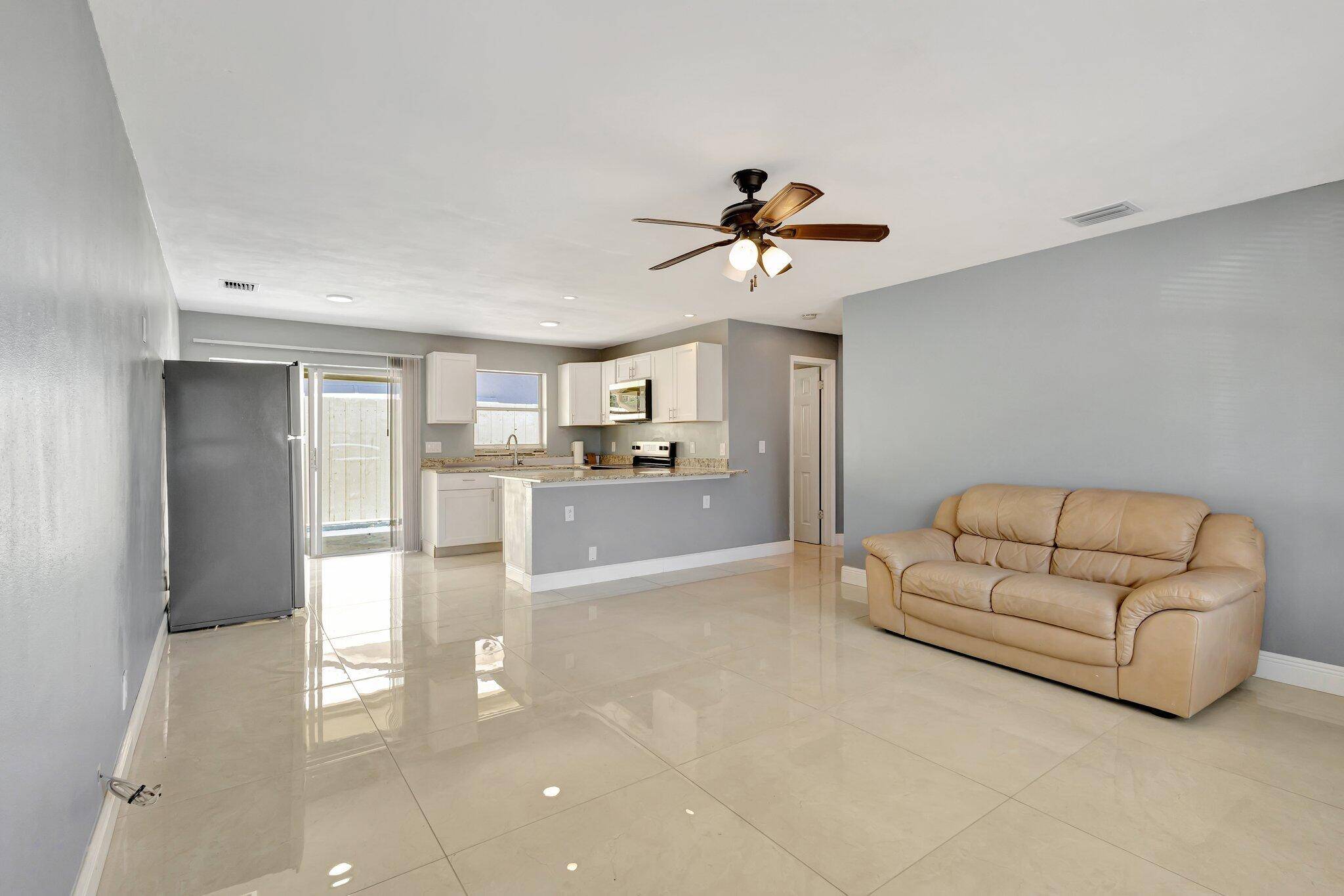 Lake Park, FL 33403,212 Palmetto DR