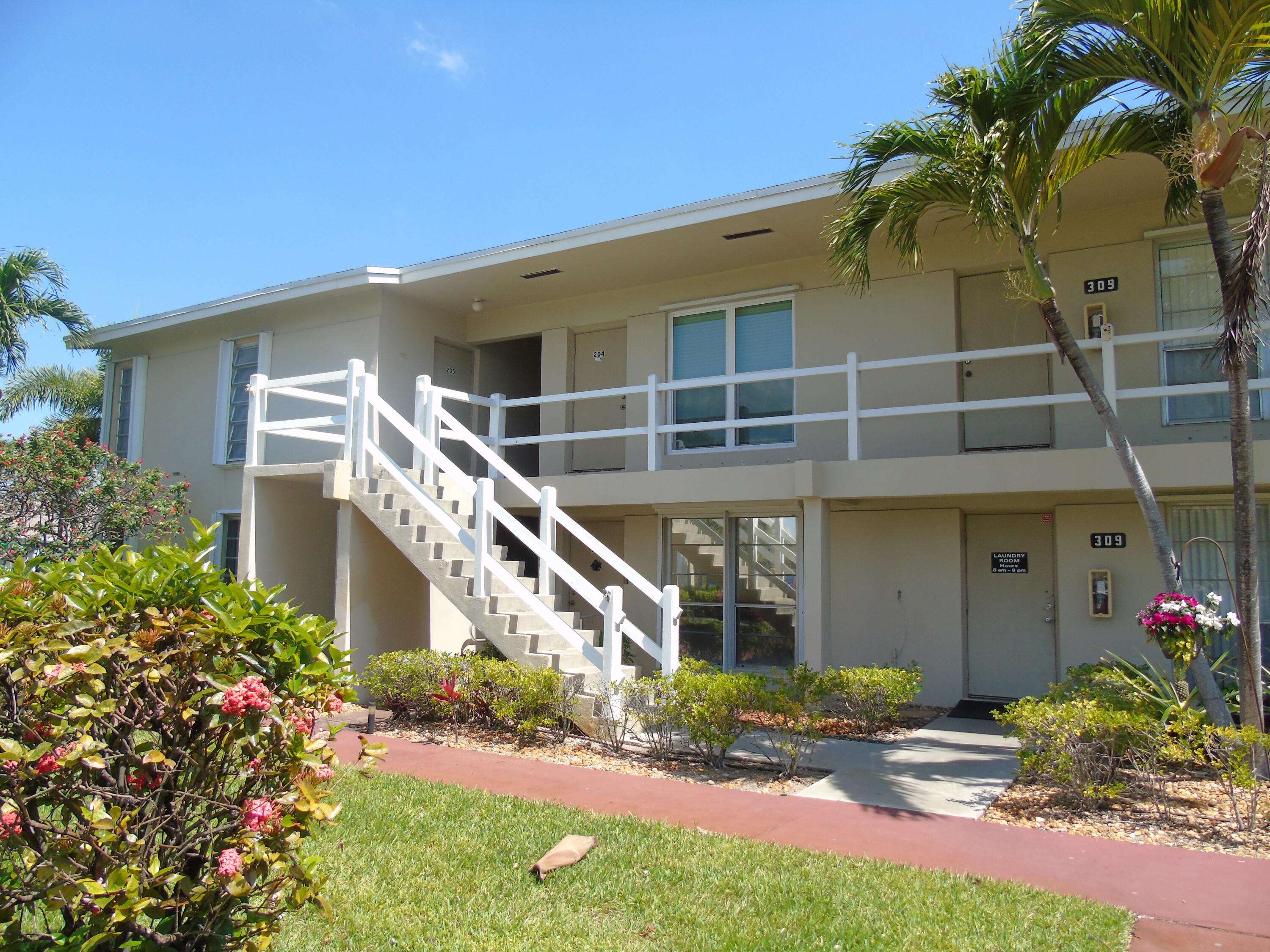 Boynton Beach, FL 33435,309 S Circle DR 204