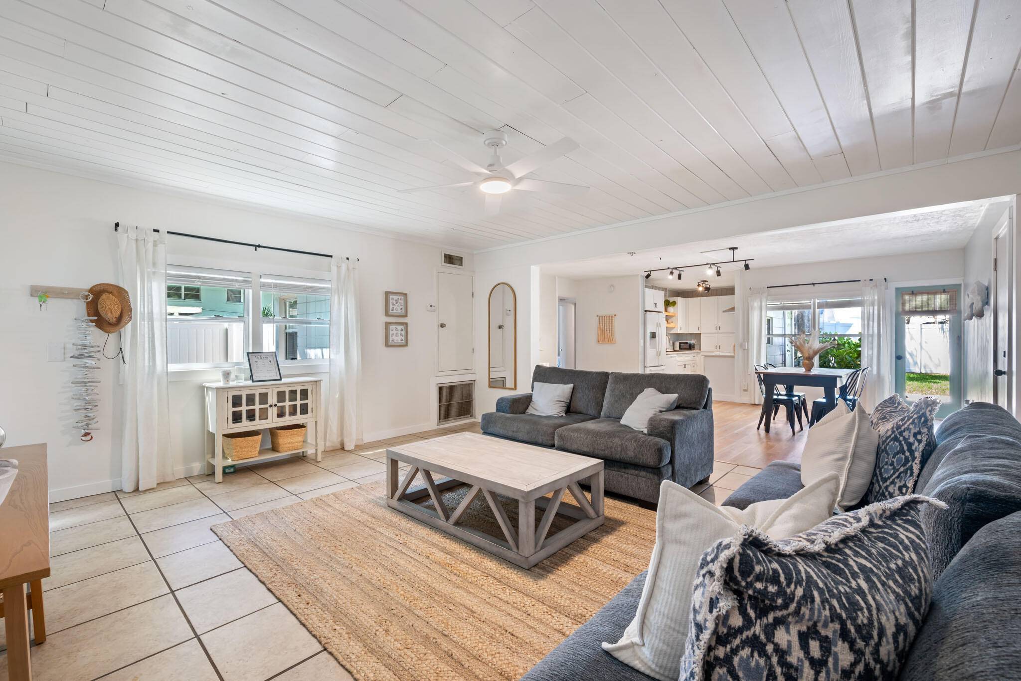 Vero Beach, FL 32960,2441 Granada AVE