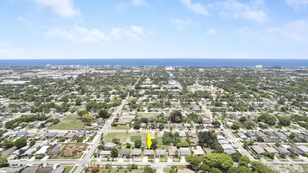 417 SW 8th AVE, Delray Beach, FL 33444