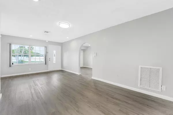 Delray Beach, FL 33444,417 SW 8th AVE