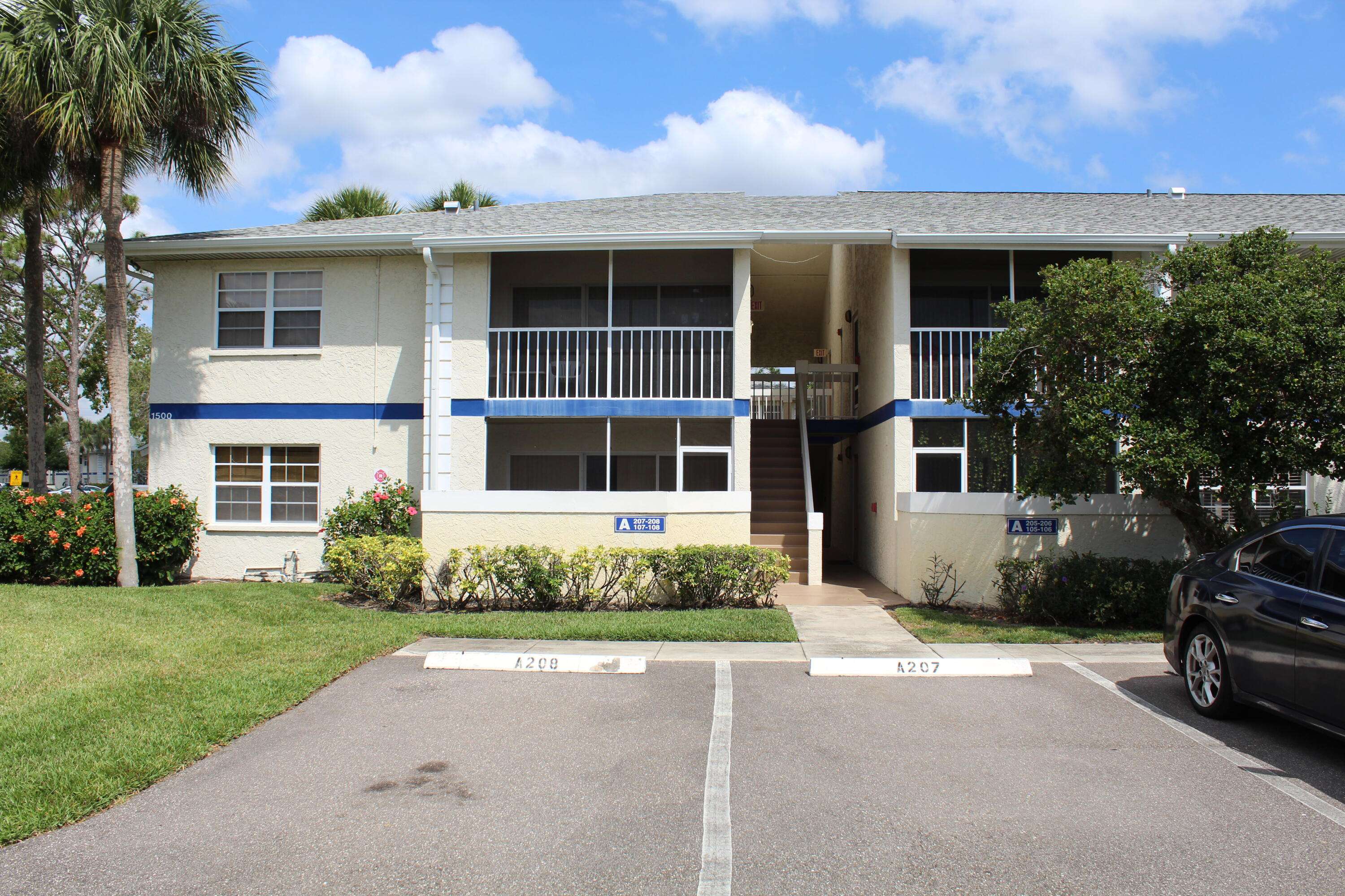 1500 SE Royal Green CIR 208, Port Saint Lucie, FL 34952