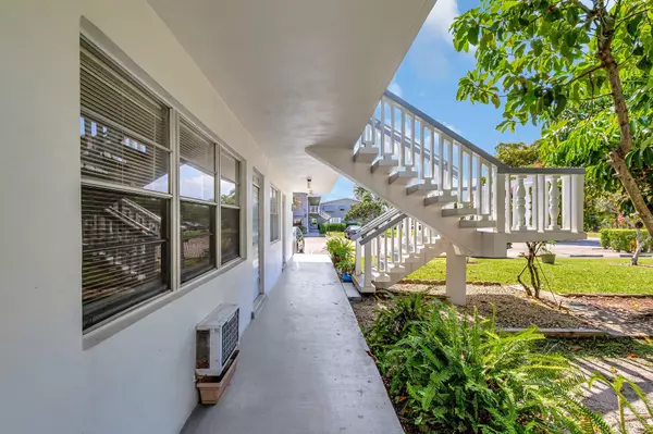 West Palm Beach, FL 33417,398 Sheffield Q