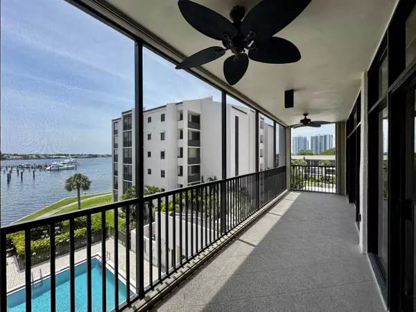 North Palm Beach, FL 33408,11370 Twelve Oaks WAY 418