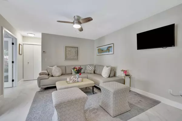 Palm Beach Gardens, FL 33418,356 Prestwick CIR 3