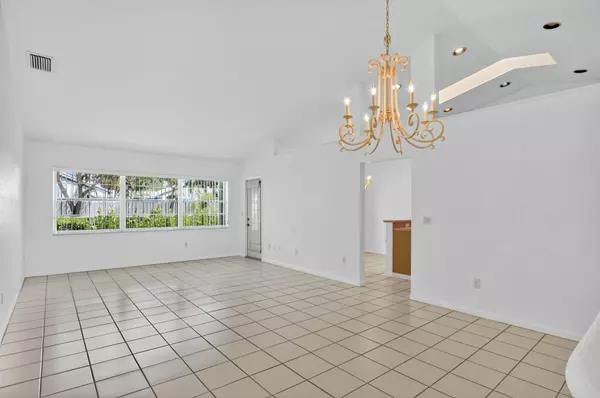 Boca Raton, FL 33487,17215 Boca Club BLVD 2