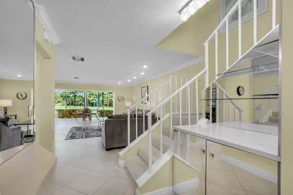 Boca Raton, FL 33433,21207 Lago CIR E