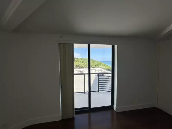 Boca Raton, FL 33432,250 S Ocean BLVD 2h