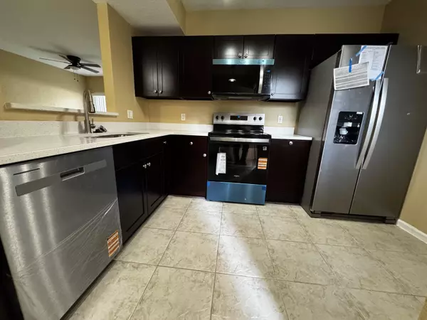 West Palm Beach, FL 33411,1103 Golden Lakes BLVD 1011