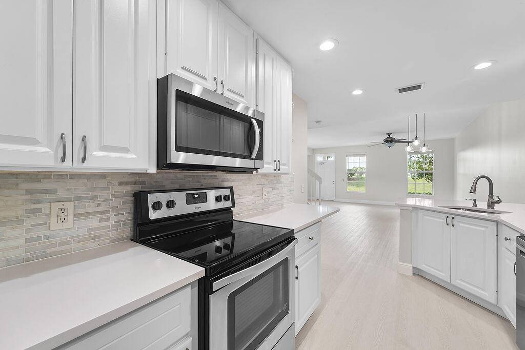 Jupiter, FL 33458,122 Ashley CT