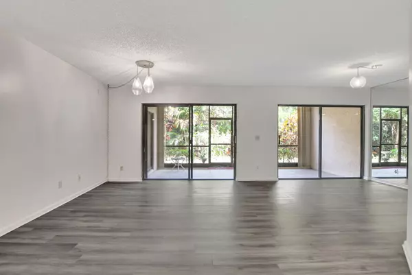 Boca Raton, FL 33486,5640 Coach House Circle CIR C