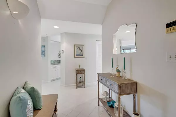 Juno Beach, FL 33408,800 Uno Lago DR 302