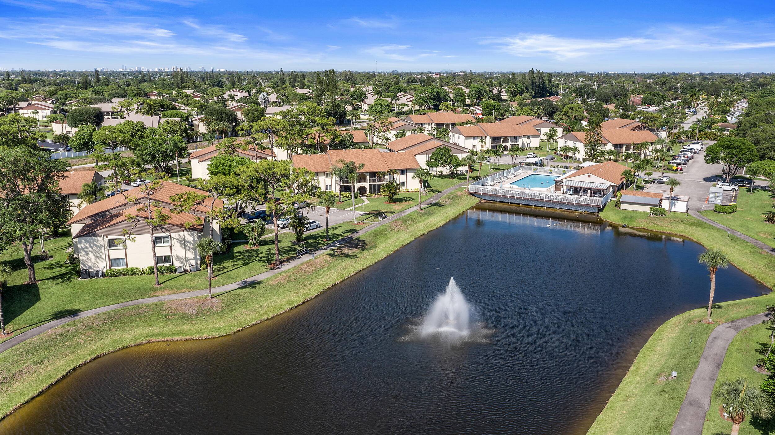 Greenacres, FL 33463,3561 Pine Tree CT A-2