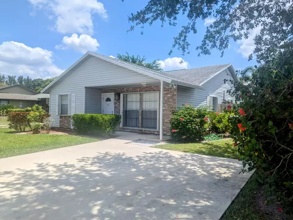 Wellington, FL 33414,1352 Riverside CIR 1352