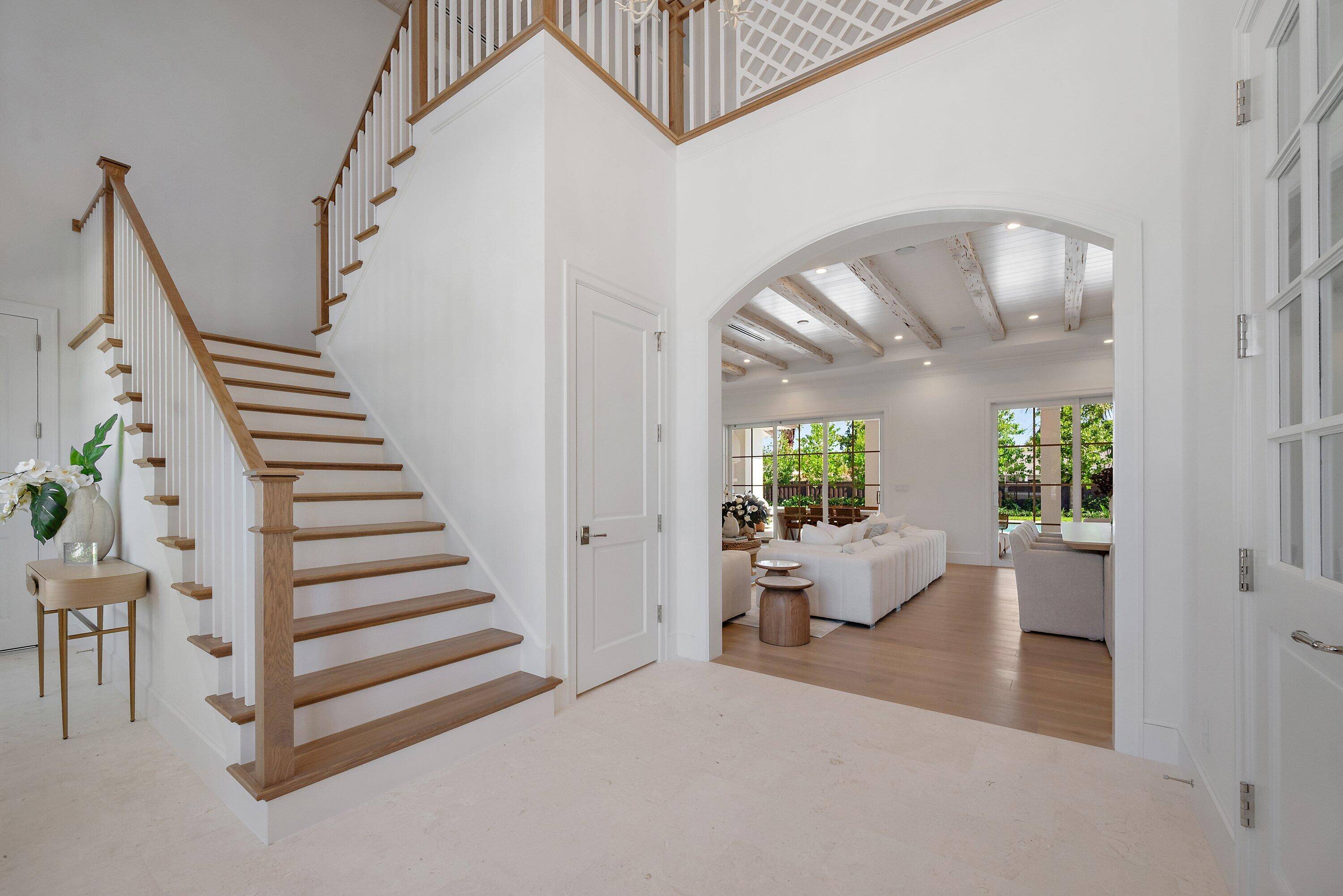 North Palm Beach, FL 33408,556 Greenway DR