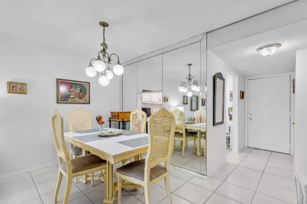 West Palm Beach, FL 33411,144 Lake Carol DR