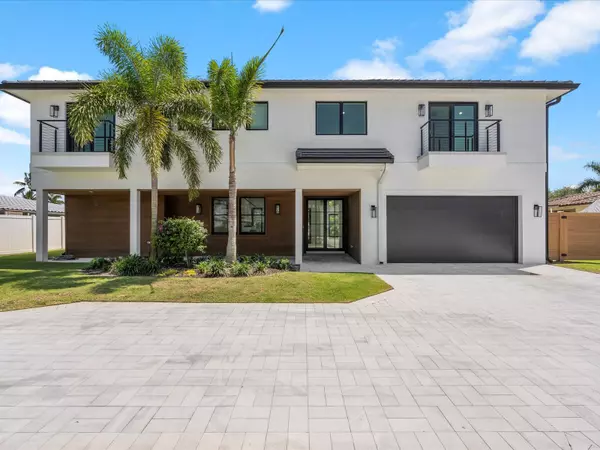 Tequesta, FL 33469,8 Leeward CIR