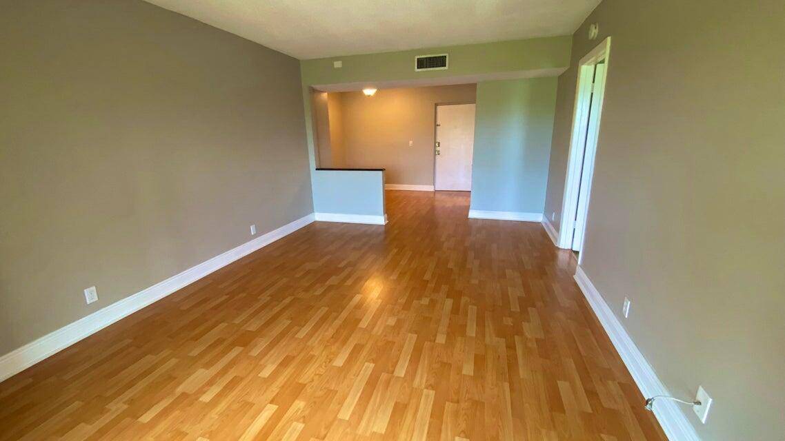 Boca Raton, FL 33431,490 NW 20th ST 314
