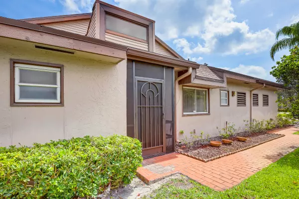 Lake Worth, FL 33467,4721 S Fountains DR