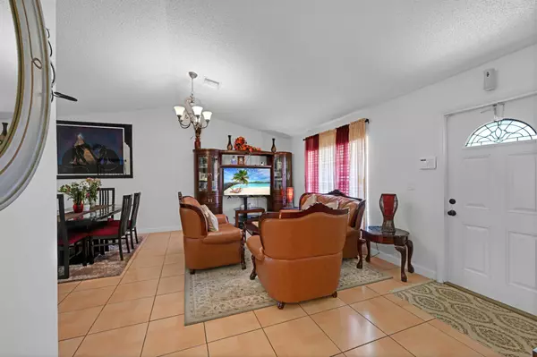 Lake Worth, FL 33463,5897 Corson PL