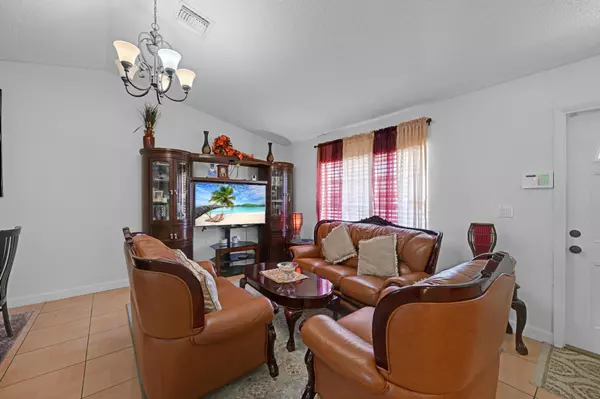 Lake Worth, FL 33463,5897 Corson PL