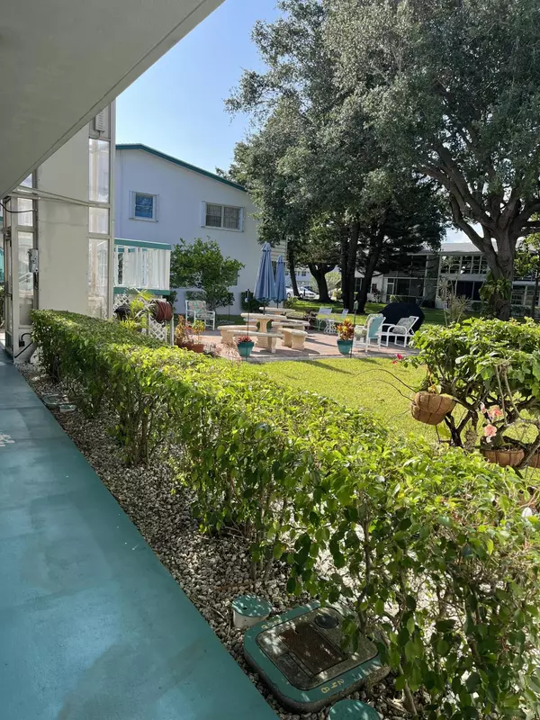 West Palm Beach, FL 33417,262 Sussex M