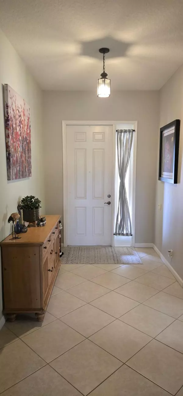 Port Saint Lucie, FL 34986,195 NW Willow Grove AVE