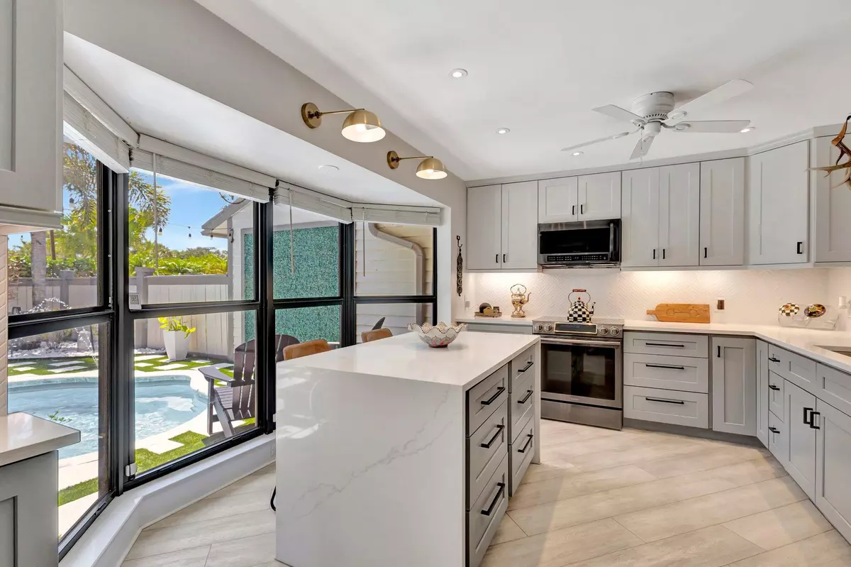 Wellington, FL 33414,13400 Bedford Mews CT