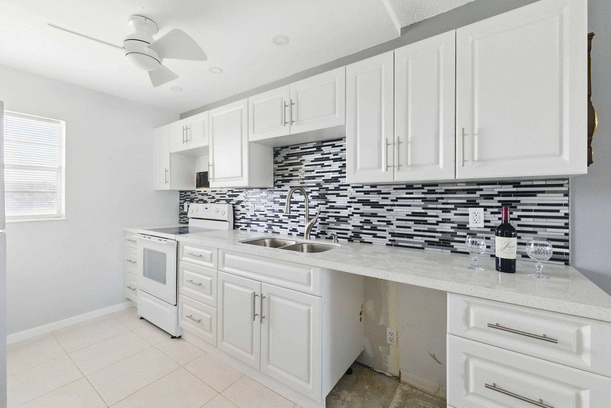 Lauderdale Lakes, FL 33313,2951 NW 46th AVE 407
