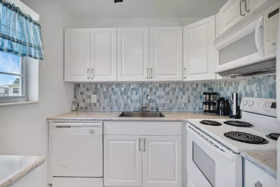 376 Markham Q, Deerfield Beach, FL 33442