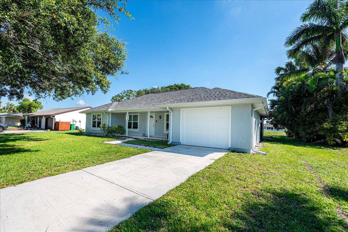 Port Saint Lucie, FL 34953,637 SW Belmont CIR