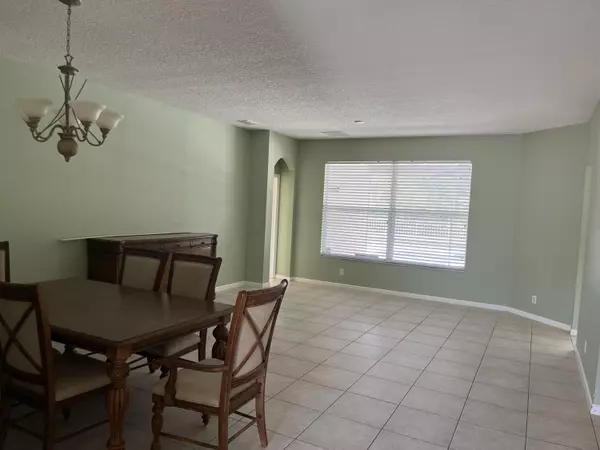 Vero Beach, FL 32967,6110 46th LN