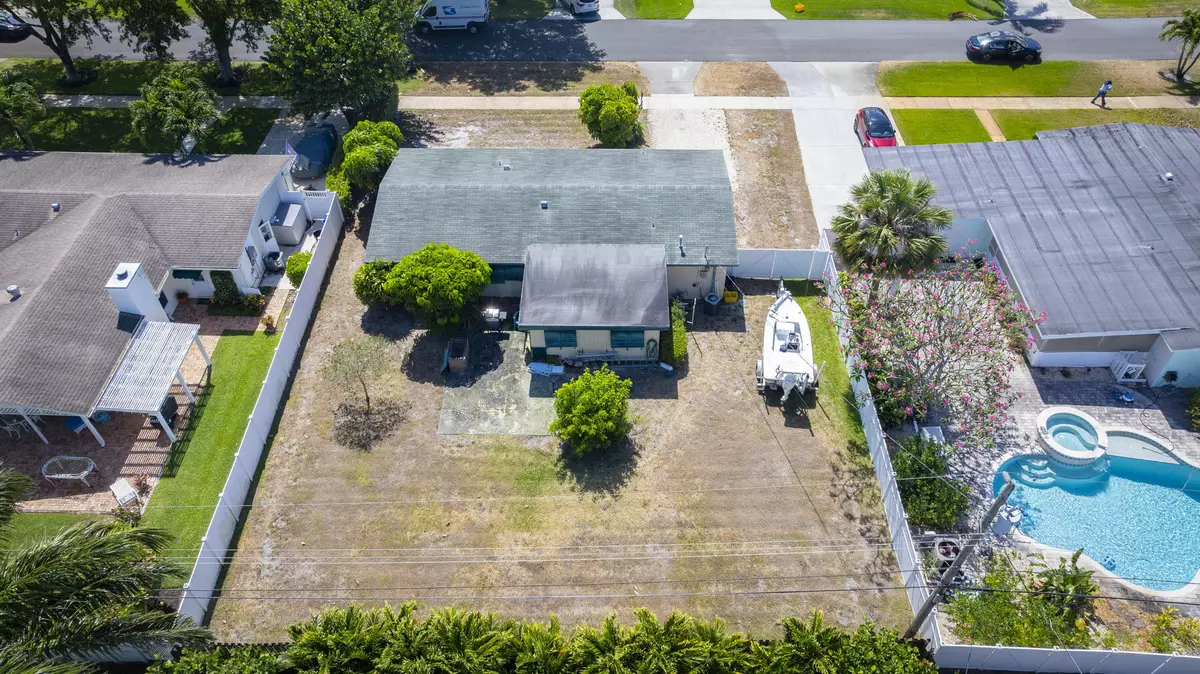 North Palm Beach, FL 33408,736 Tradewind DR