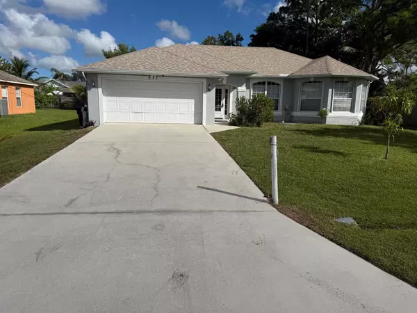 Port Saint Lucie, FL 34983,531 SE Evergreen TER