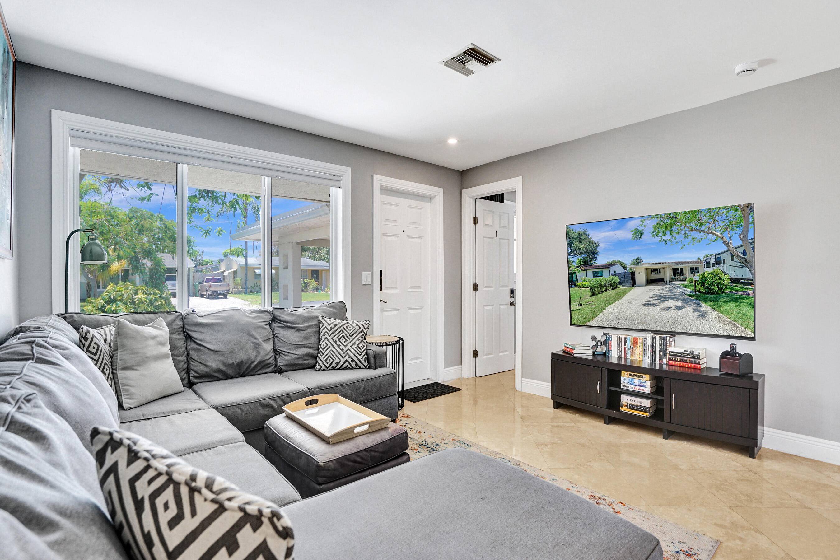 Fort Lauderdale, FL 33315,1041 SW 32nd ST