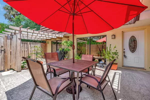 Palm Beach Gardens, FL 33418,1518 15th LN