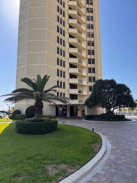 Singer Island, FL 33404,2800 N Ocean DR A21a
